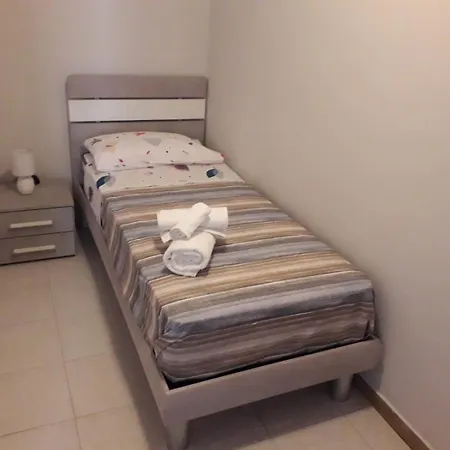 La Casa Di Ross * קסטלדאצ'ה
